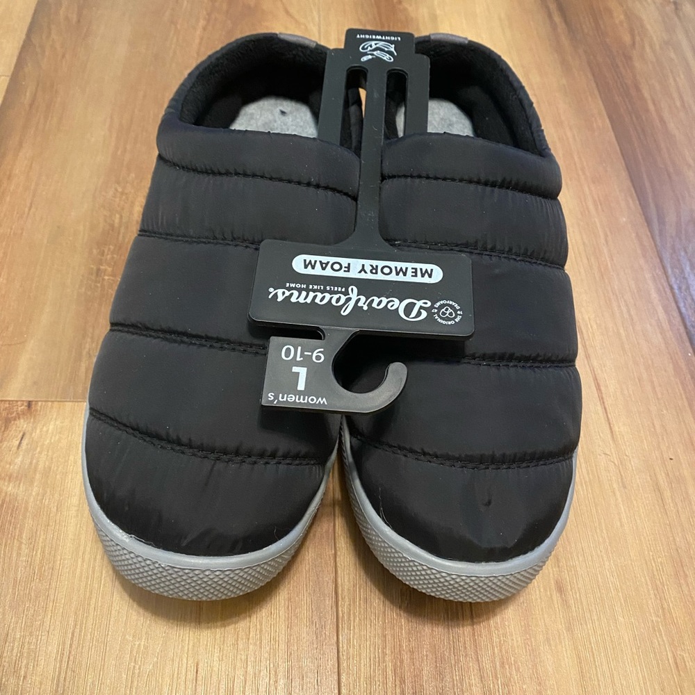 Dearfoams Womens Kendra Sport Lounge Memory Foam Clog